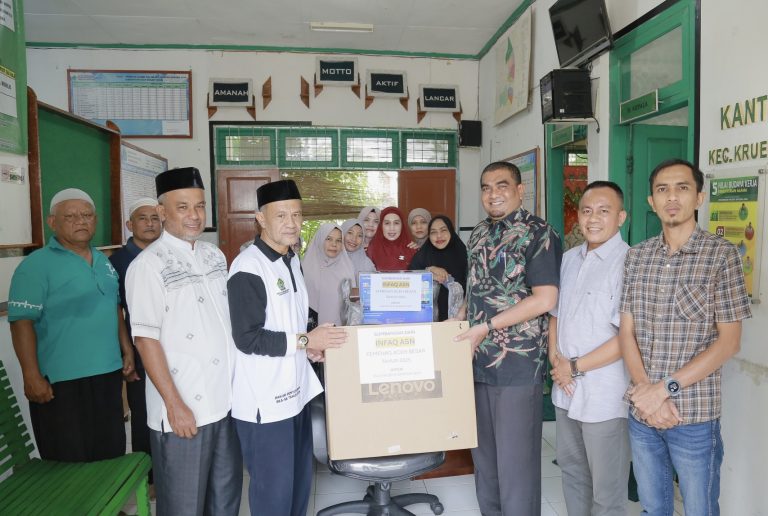 Kemenag Aceh Besar Salurkan Infaq ASN untuk Tingkatkan Layanan KUA Krueng Barona Jaya