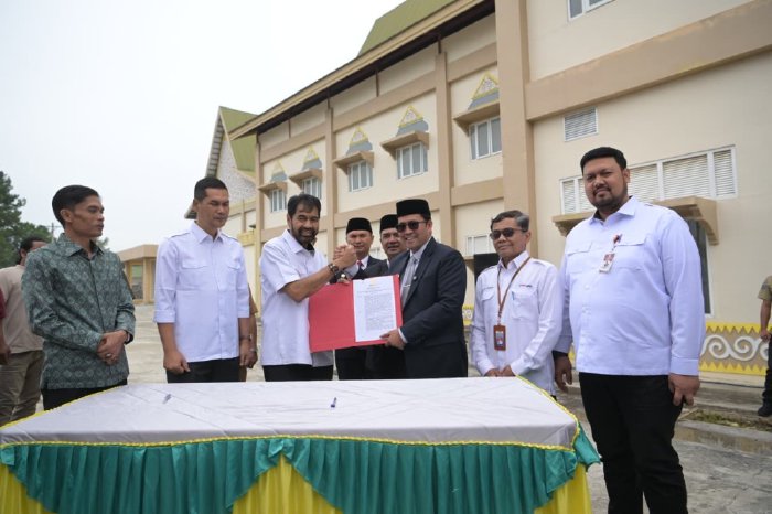 Mualaf Serahkan Aset RS Regional Aceh Tengah