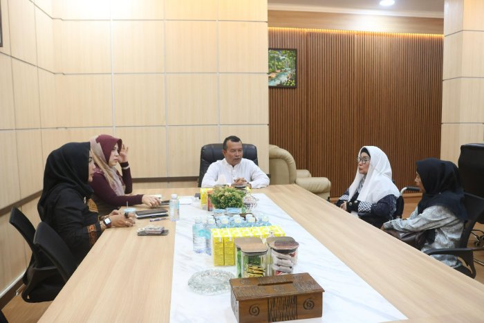 Kepala Dinas Sosial Aceh Sambut Kunjungan Silaturahmi Ketua Perkumpulan Wanita Pejuang 45