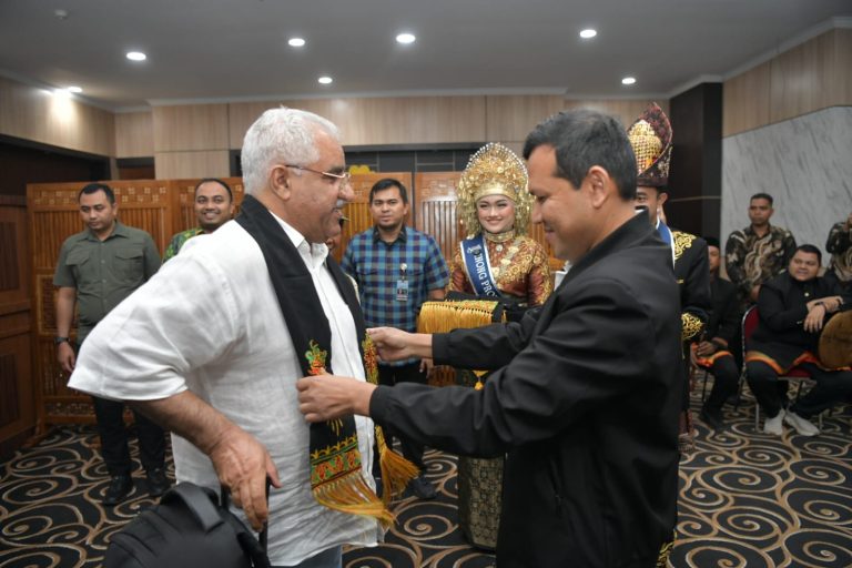 Wakil Gubernur Aceh Sambut Kunjungan Kerja Duta Besar Bahrain di Bandara Sultan Iskandar Muda