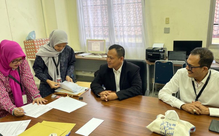 Ramzi Adriman Usung Visi USK EMAS dalam Pendaftaran Calon Rektor USK Banda Aceh