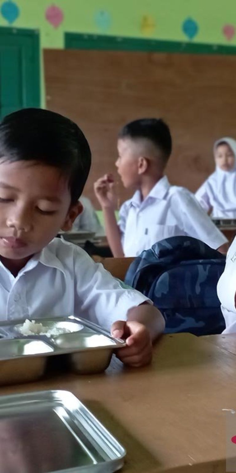 270 Siswa Madrasah di Aceh Besar Mulai Terima Makanan Bergizi Gratis Setiap Hari