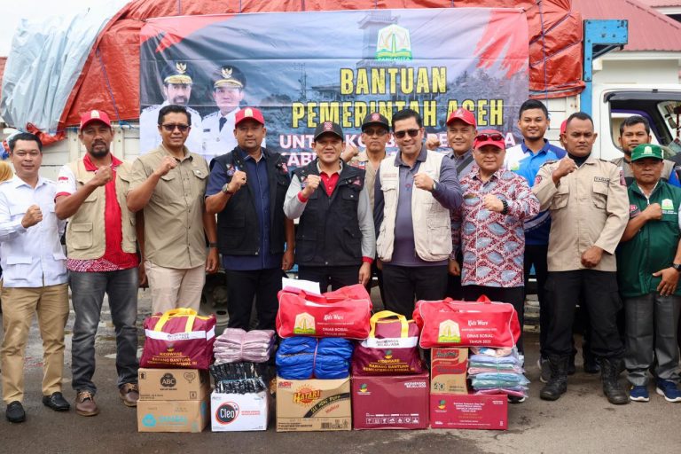 Wagub Salurkan Bantuan Logistik Darurat Bencana ke Aceh Tengah dan Bener Meriah