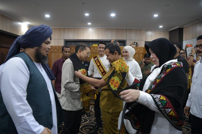 Wagub Sambut Kedatangan Menteri Kebudayaan Fadli Zon di Aceh