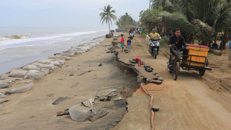 Abrasi Pesisir Ancam Ratusan Rumah Warga di Aceh Utara
