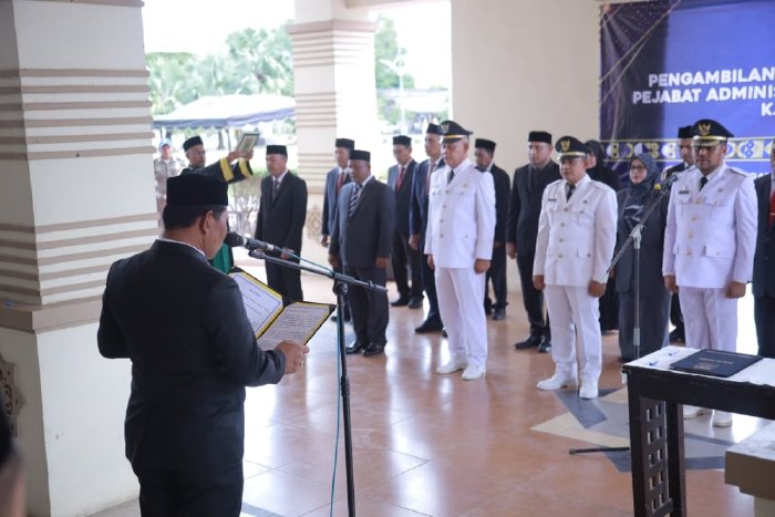 Bupati Aceh Besar Lantik 5 Camat dan 24 Pejabat Administrator Baru