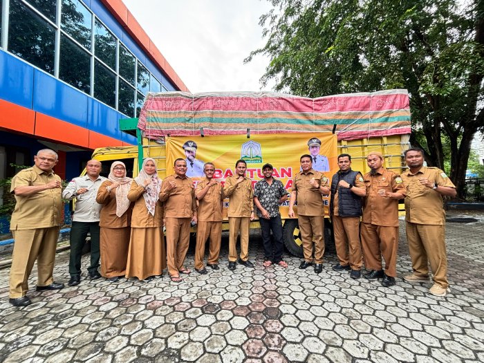 Asisten II Aceh Serahkan Bantuan PEPB untuk Korban Kebakaran di Aceh Jaya dan Simeulue