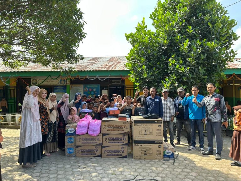 Badan Reintegrasi Aceh Salurkan Bantuan Perlengkapan Sekolah untuk Siswa Terdampak Banjir di Aceh Utara