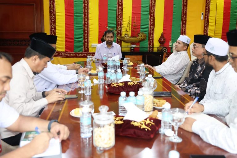 Mualem Sambut Kunjungan Silaturahmi Pimpinan MPU Aceh