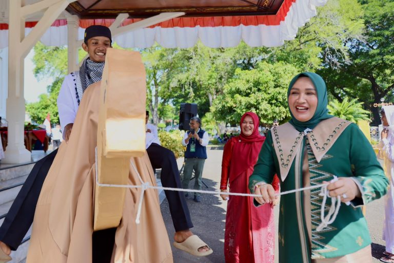 Pawai 1 Muharram, Kak Na Selfie dengan Unta SD Islam Al-Azhar Kairo