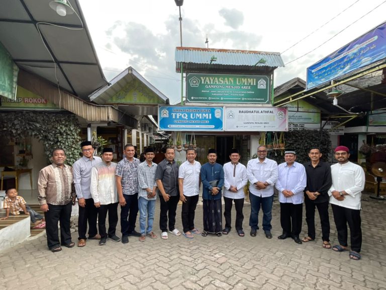 Wagub Aceh Takziah ke Rumah Duka Ibunda Pimred Serambi Indonesia