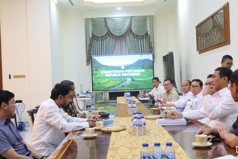 Gubernur Aceh Temui Mentan, Bahas Pemulihan 107 Ribu Hektare Lahan Pertanian dan Kebun