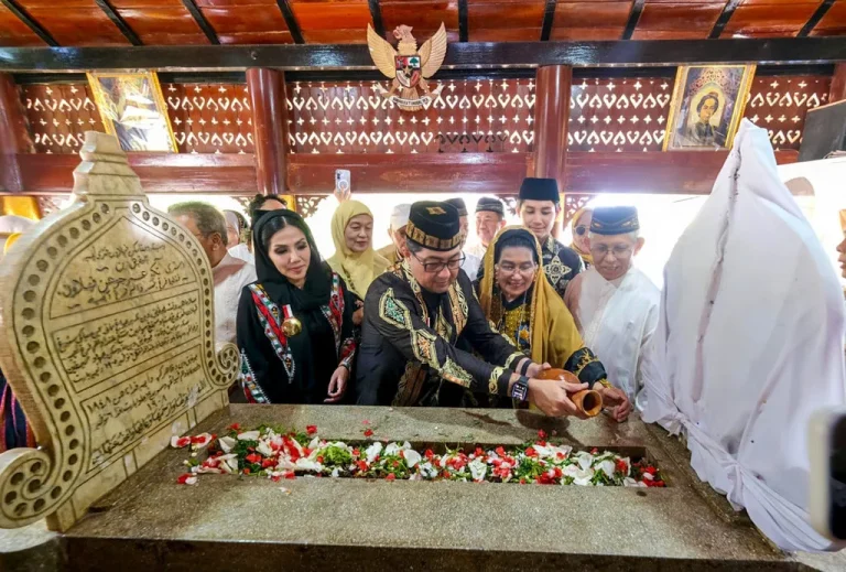 Ziarah ke Makam Cut Nyak Dhien, Menekraf Teuku Riefky Ajak Generasi Muda Jadikan Sejarah Inspirasi Masa Depan