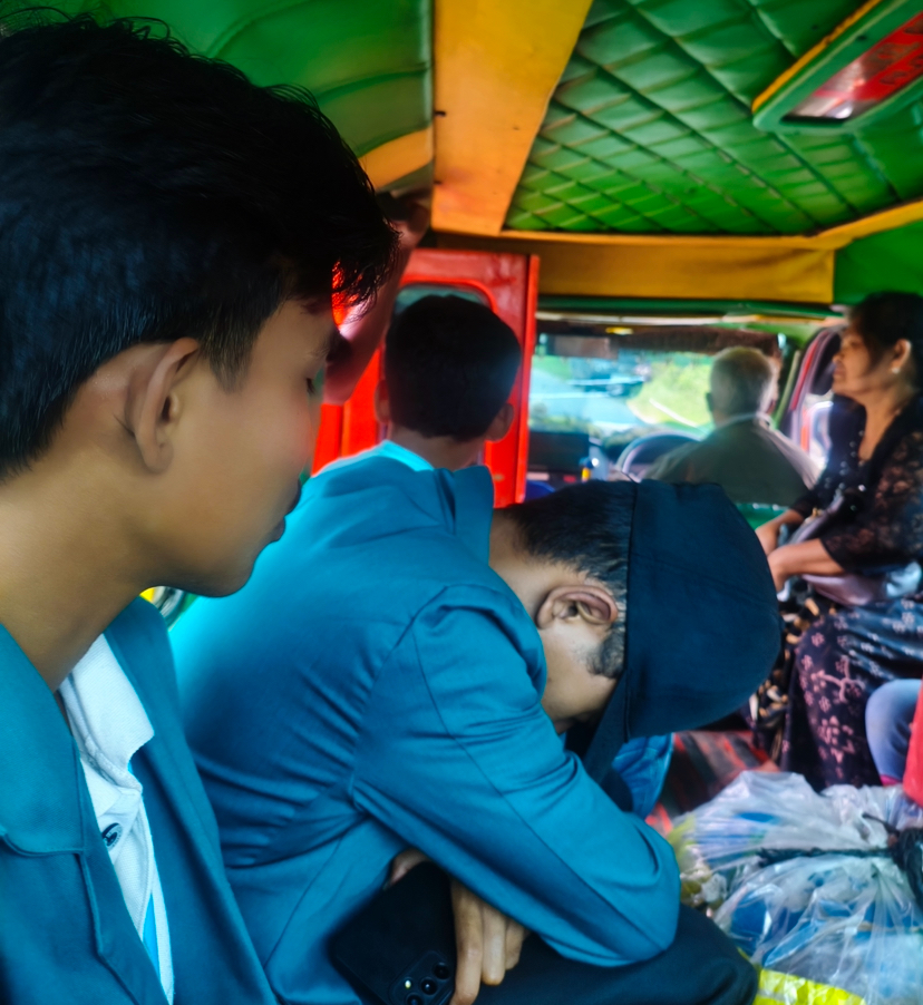 Naik Angkut ke Pasar Kabanjahe, Mahasiswa UINSU Bernostalgia Era 90-an