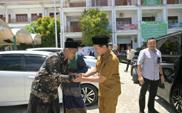 Dek Fadh Hadiri Peringatan Maulid di Dayah Terpadu Inshafuddin