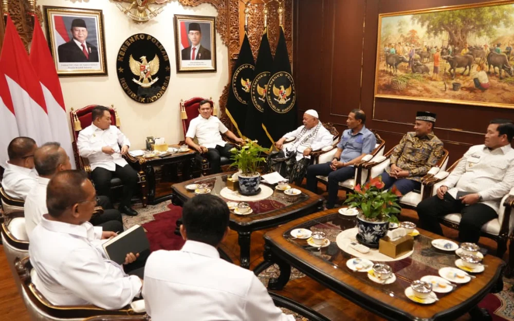 Dek Fadh Bersama Abu Paya Pasie dan Ketua DPRA, Temui Menko Polkam, Perkuat Sinergi untuk Aceh