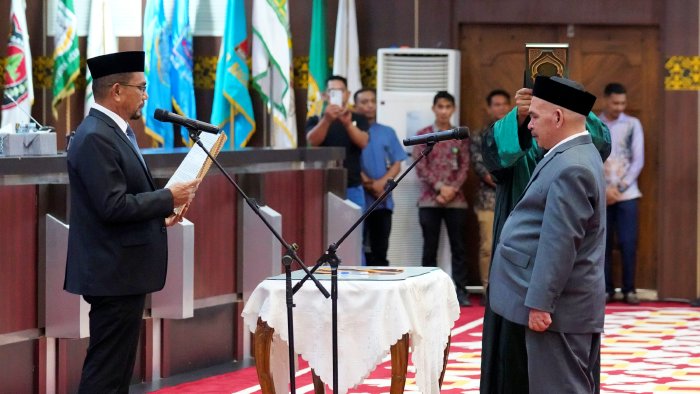 Gantikan Mawardi Basyah, Zaini Bakri Resmi Dilantik sebagai Anggota DPRA